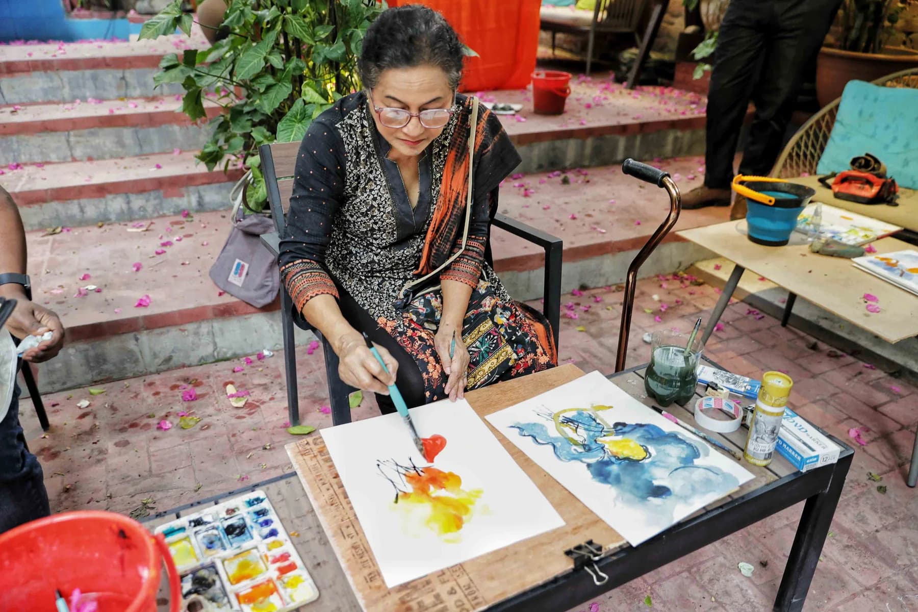 Painting on the garden steps — the Live Drawing and Exhibition day at Gallery Cosmos